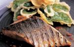 Paano magluto ng steak ng trout sa bahay